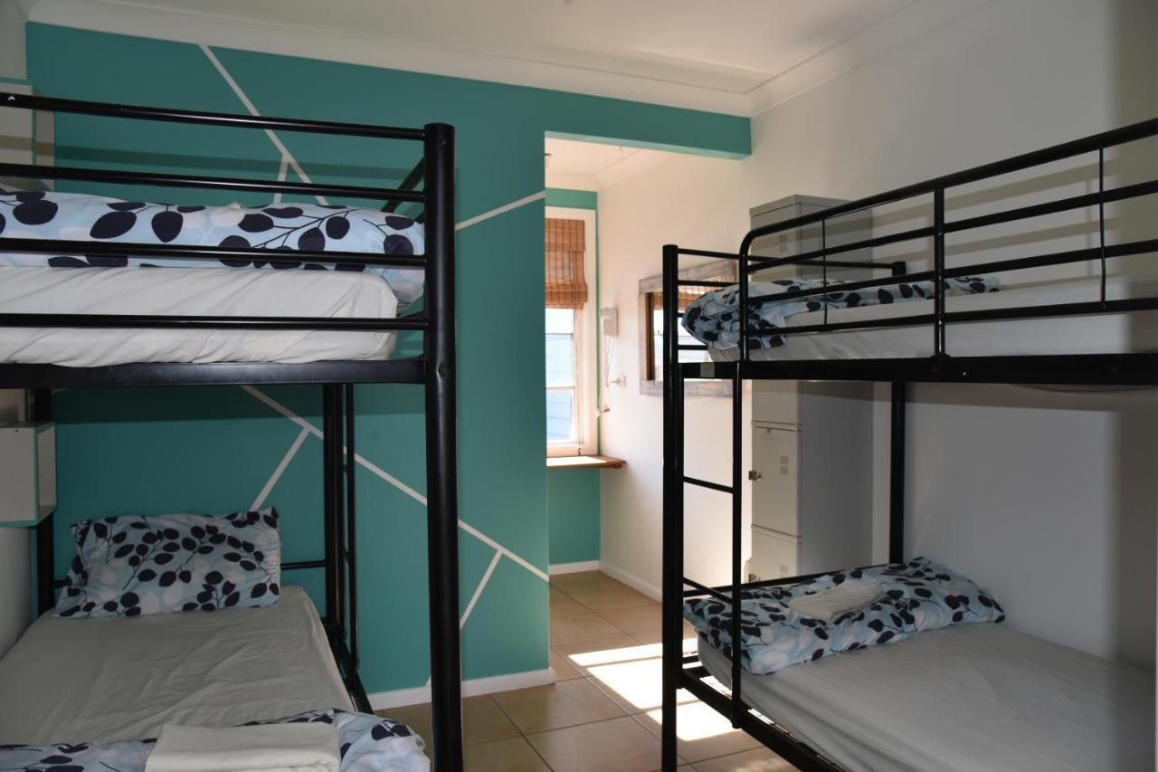 Ozzie Pozzie Backpackers Hostel พอร์ตแมคควอรี ภายนอก รูปภาพ