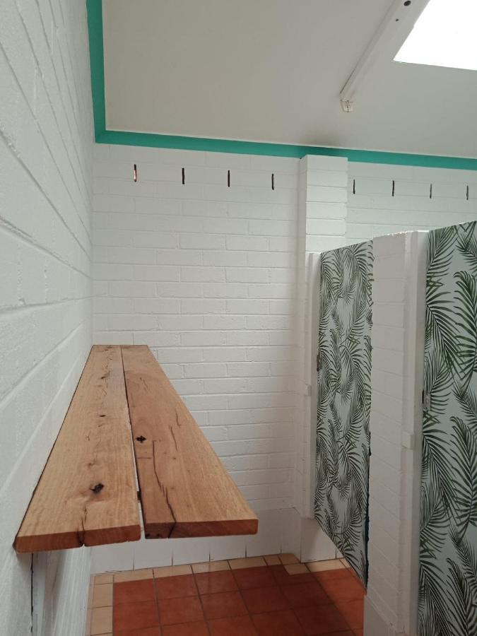 Ozzie Pozzie Backpackers Hostel พอร์ตแมคควอรี ภายนอก รูปภาพ