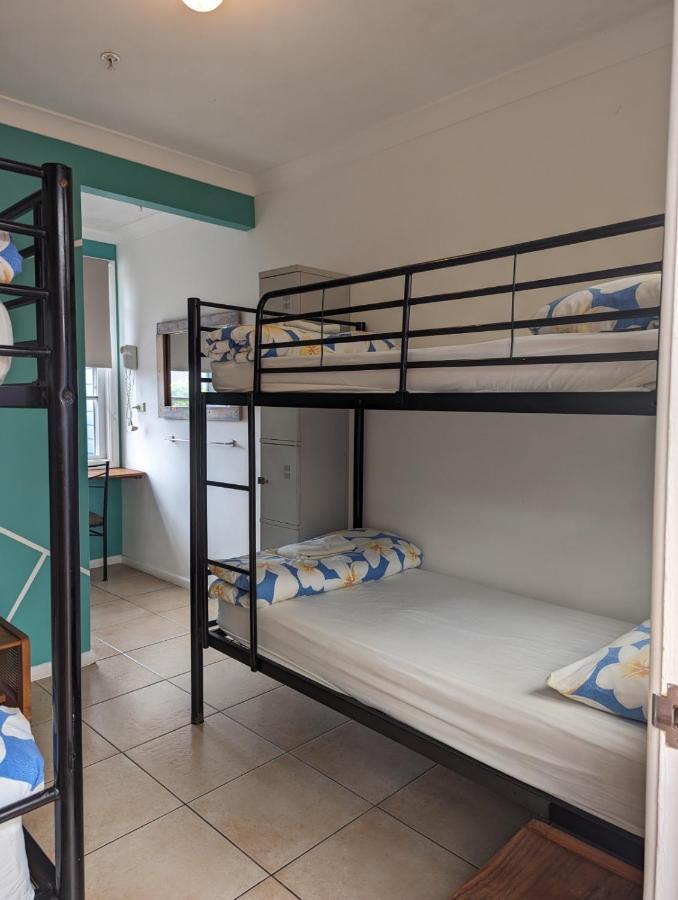 Ozzie Pozzie Backpackers Hostel พอร์ตแมคควอรี ภายนอก รูปภาพ