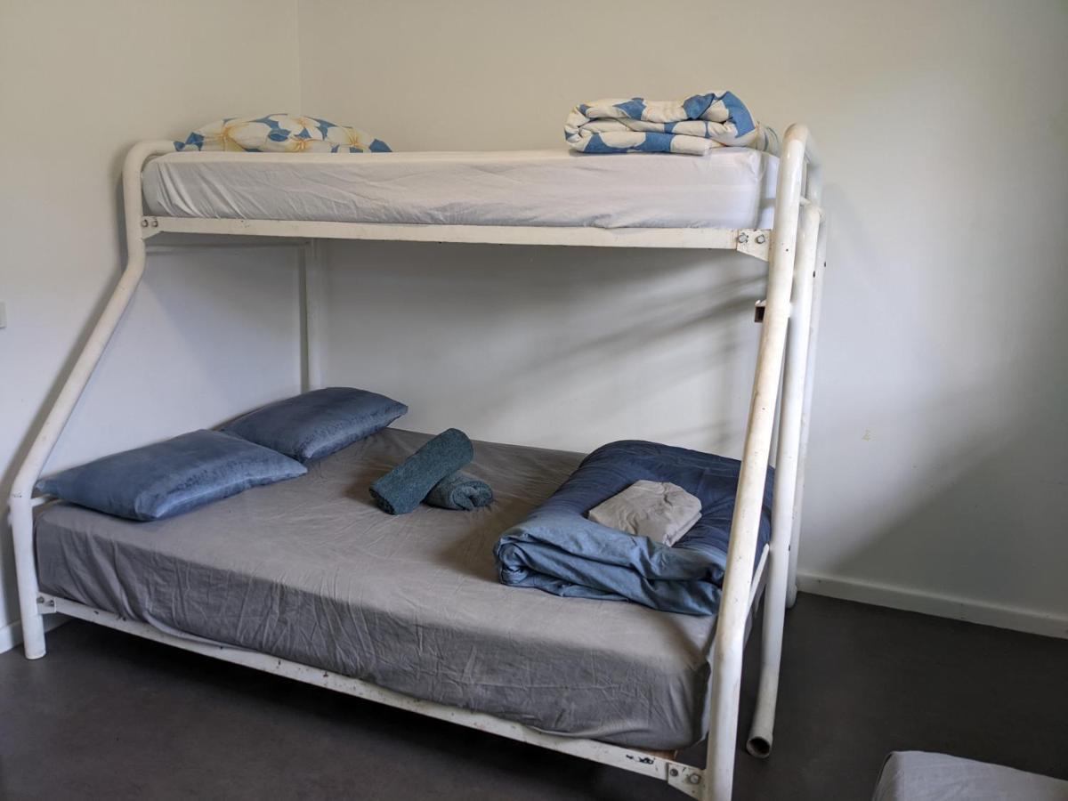 Ozzie Pozzie Backpackers Hostel พอร์ตแมคควอรี ภายนอก รูปภาพ