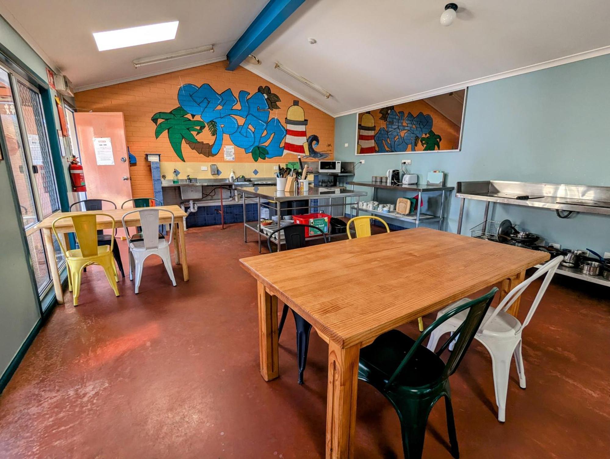Ozzie Pozzie Backpackers Hostel พอร์ตแมคควอรี ภายนอก รูปภาพ