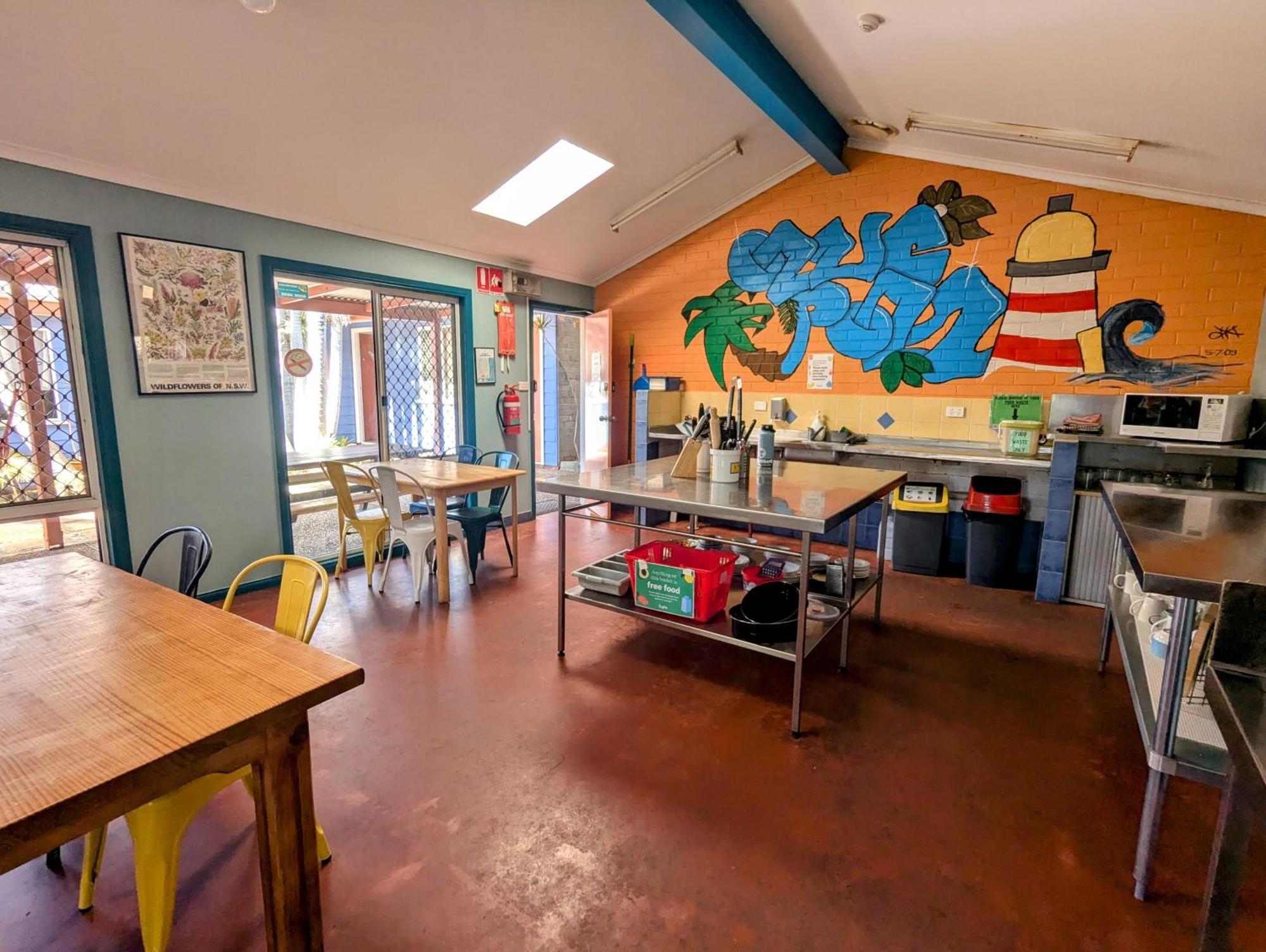Ozzie Pozzie Backpackers Hostel พอร์ตแมคควอรี ภายนอก รูปภาพ