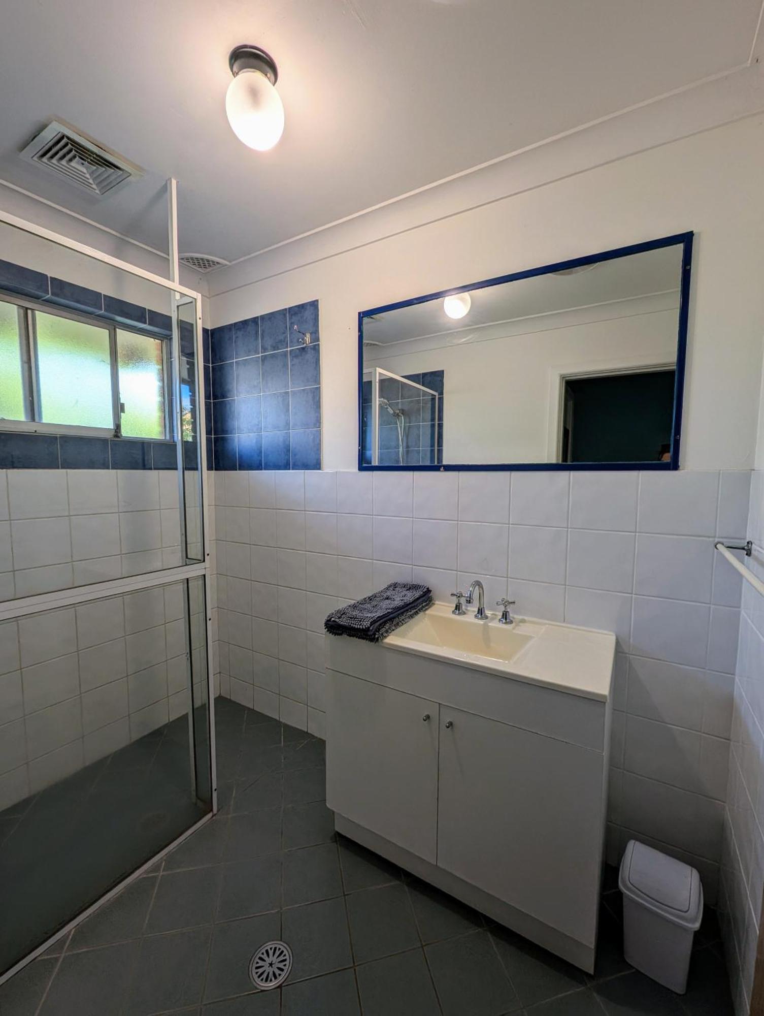 Ozzie Pozzie Backpackers Hostel พอร์ตแมคควอรี ภายนอก รูปภาพ