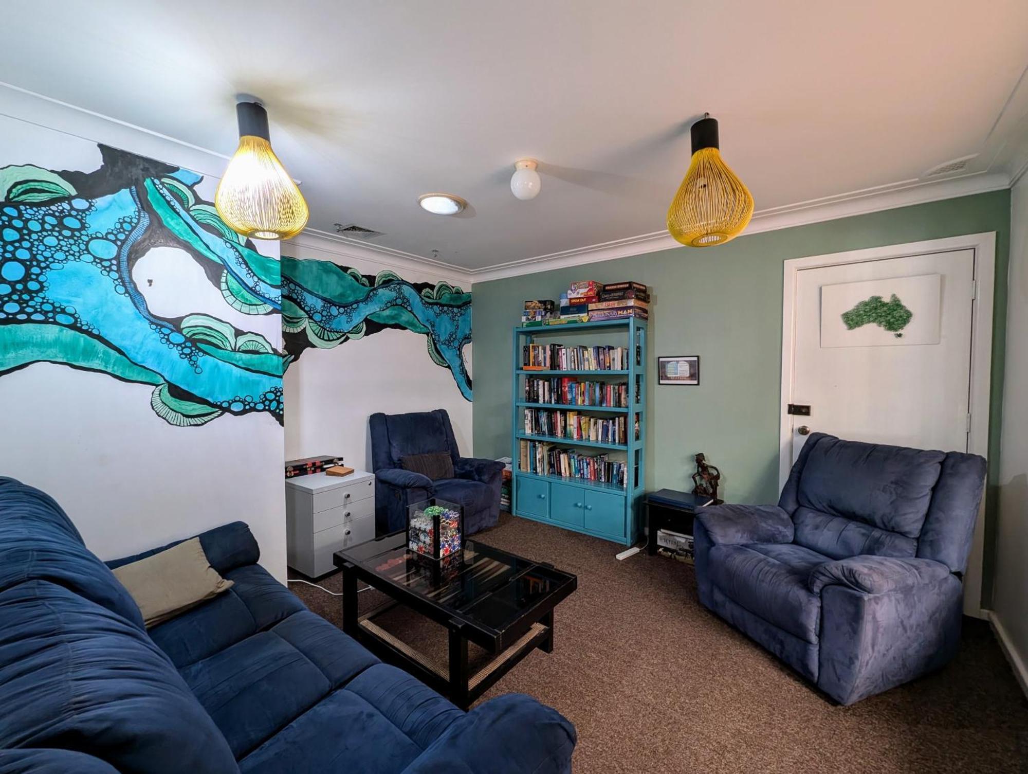 Ozzie Pozzie Backpackers Hostel พอร์ตแมคควอรี ภายนอก รูปภาพ