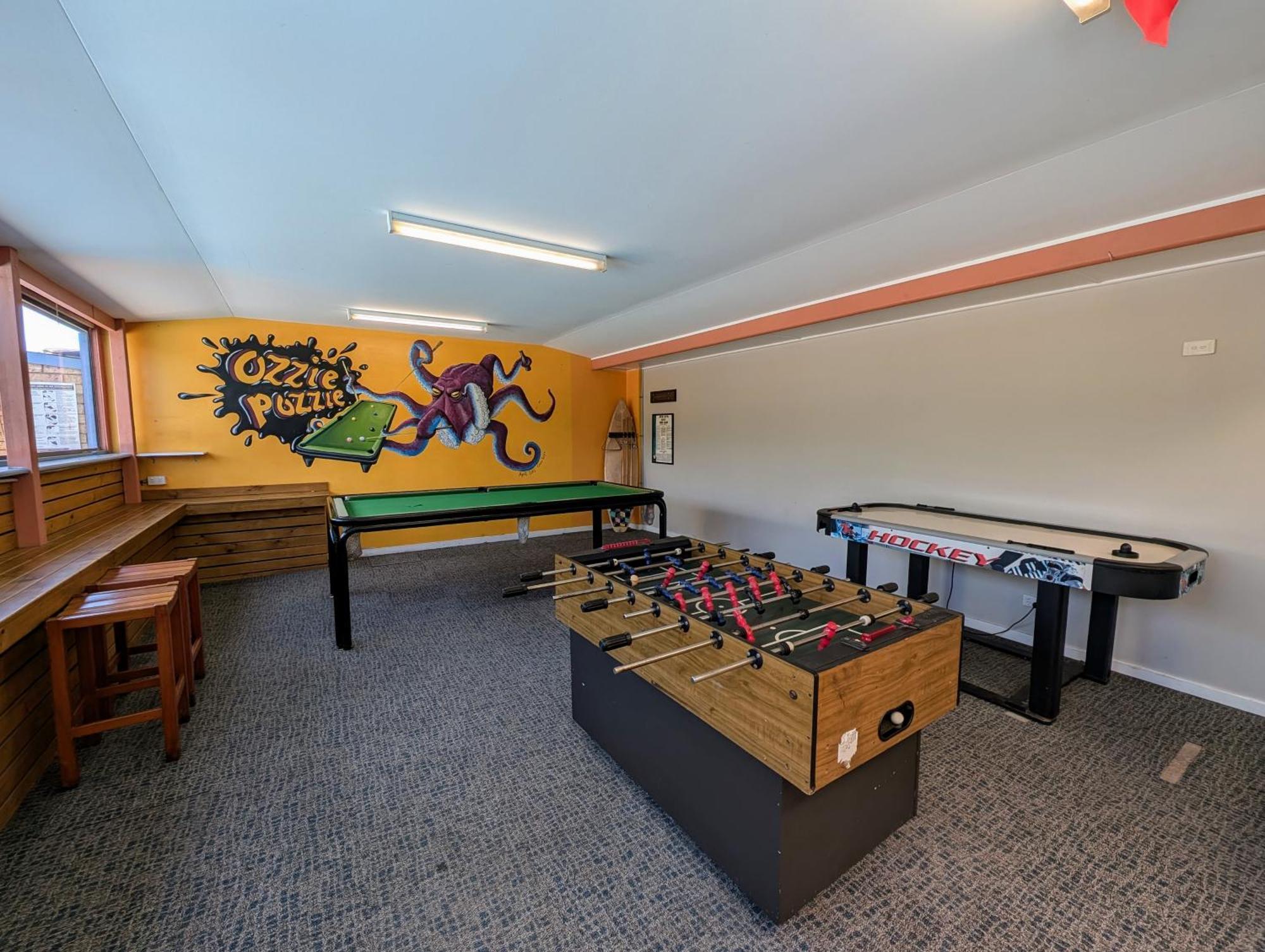 Ozzie Pozzie Backpackers Hostel พอร์ตแมคควอรี ภายนอก รูปภาพ